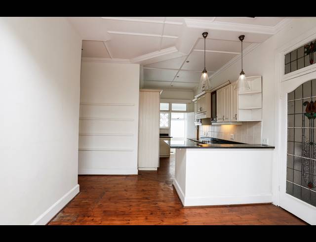 2.5 BEDROOM APARTMENT FOR SALE IN ESSENWOOD